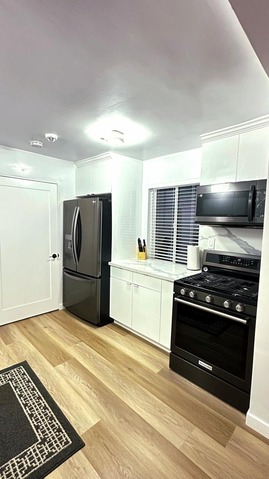 Modern 2Br Stylish & Cozy Unit Bed & Breakfast Los Angeles Exterior photo