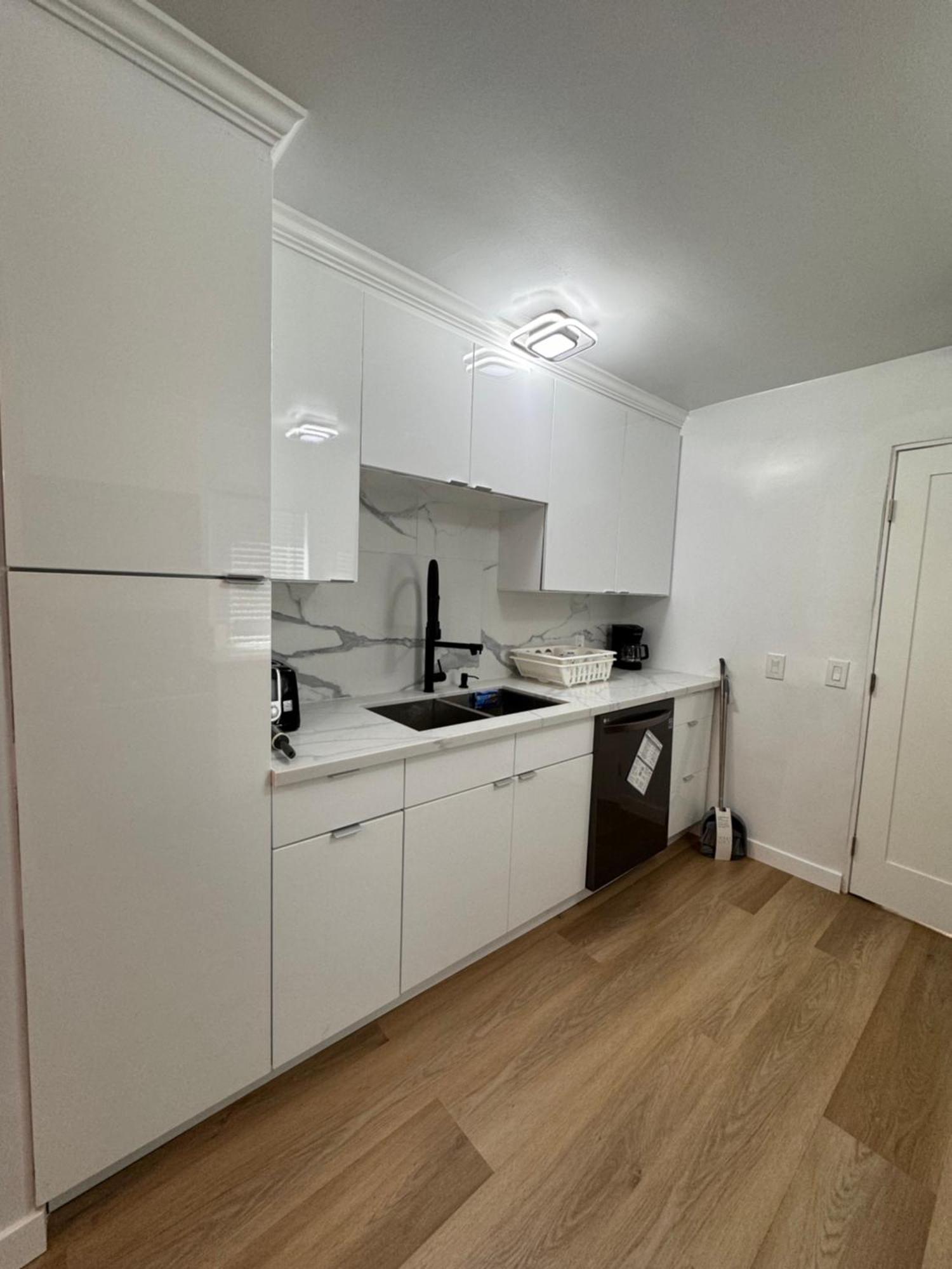 Modern 2Br Stylish & Cozy Unit Bed & Breakfast Los Angeles Exterior photo